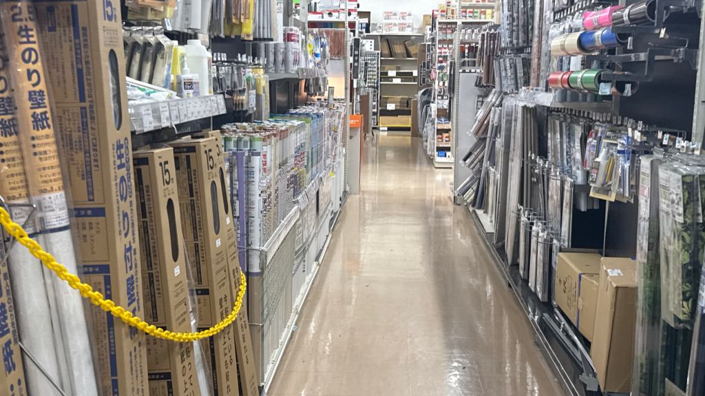 島忠ホームズ小平店1F DIYコーナー